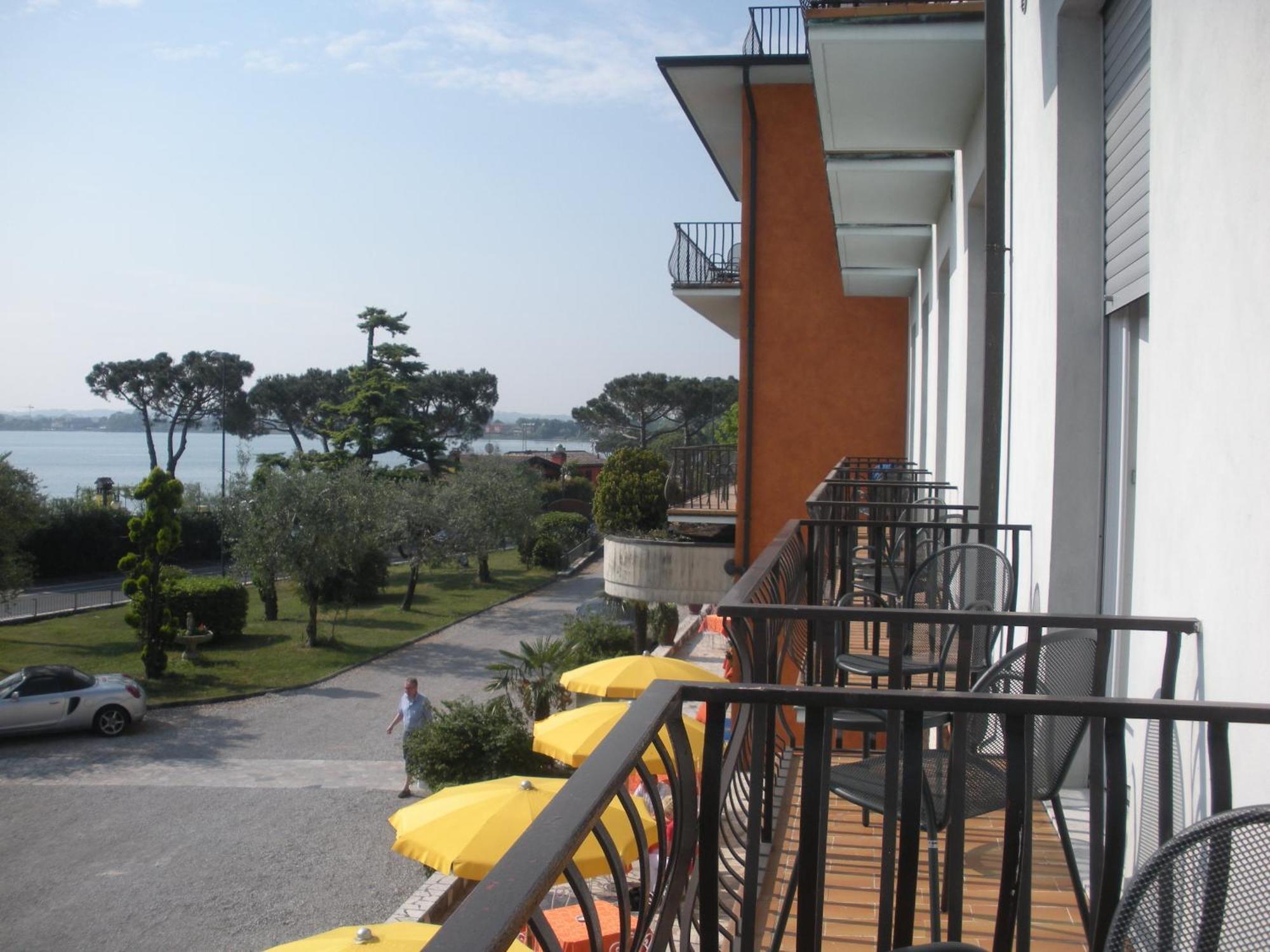 Hotel Mirabello Sirmione Eksteriør billede